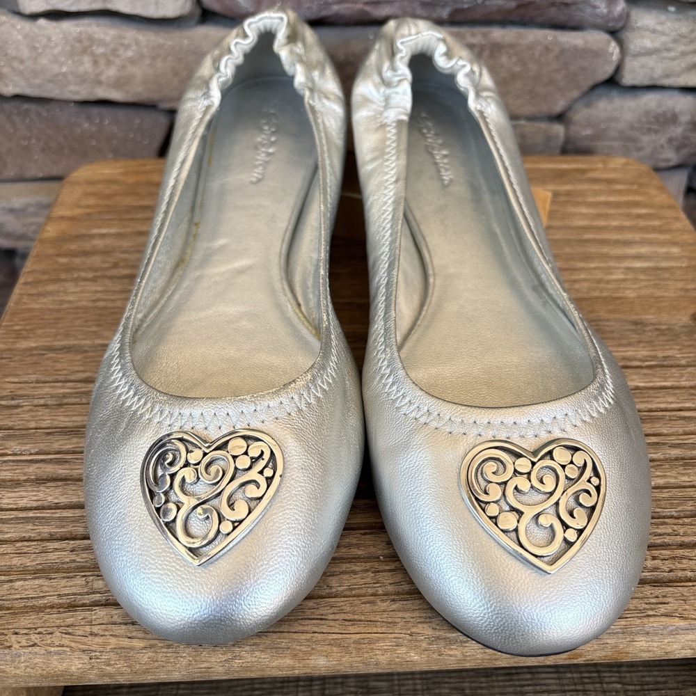 Brighton Heart Medallion Metallic Silver Ballet Flats Women's Shoes 10 B